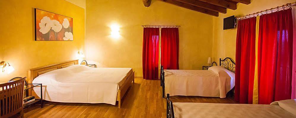 Hotel Alla Corte Dei Bicchi Cavriana Экстерьер фото